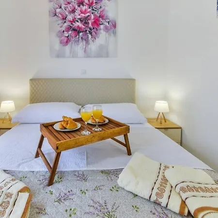 Villa With 2 Bedrooms And Private Jacuzzy, Private Parking - Cas6 *