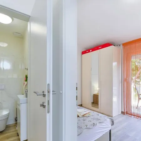 Villa With 2 Bedrooms And Private Jacuzzy, Private Parking - Cas6 Villa